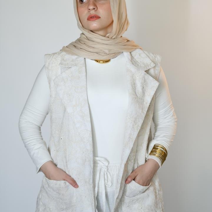 Ecru vest